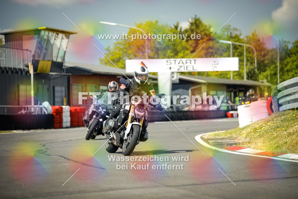 OBK_Mai_Justin_Uwe-10732 | Hier findet Ihr Bilder von Touristenfahrten auf der Nürburgring Nordschleife oder von anderen Veranstaltungen die ich besucht habe. Viel Spass beim Durch Schauen 