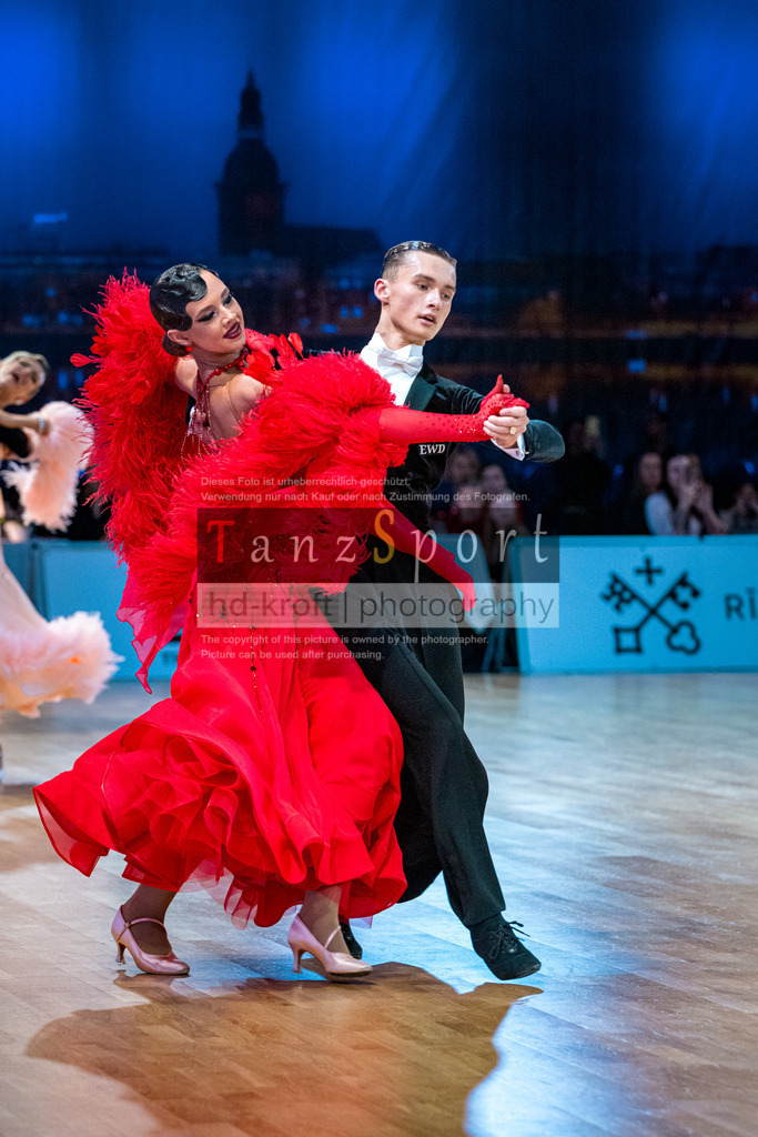 20251212_WDSF_World_Ch_Cup_RS-Std_1200-2 | Tanzsportbilder, Standardtanz, Lateintanz, WDSF, DTV, LTVB, dancecomp, goc, hessen tanzt, blaues band der spree, walzer, tango, wiener walzer, slowfox, quickstepp, samba, rumba, cha-cha-cha, paso doble. jive, hd-kroft photography, turniertanzsport