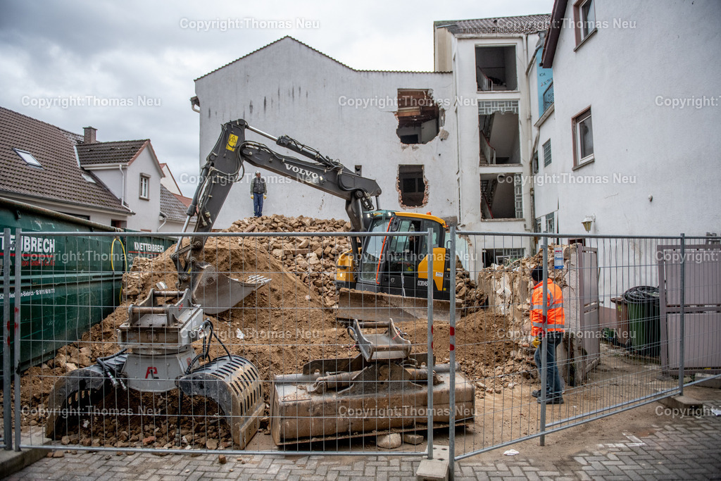DSC_8312 | Bensheim, Bald endgültig geschichte: Das gebäude in dem Jahrzehnte lang die Bäckerei Schulz beheimnatet war wird abgerissen, ,, Bild: Thomas Neu