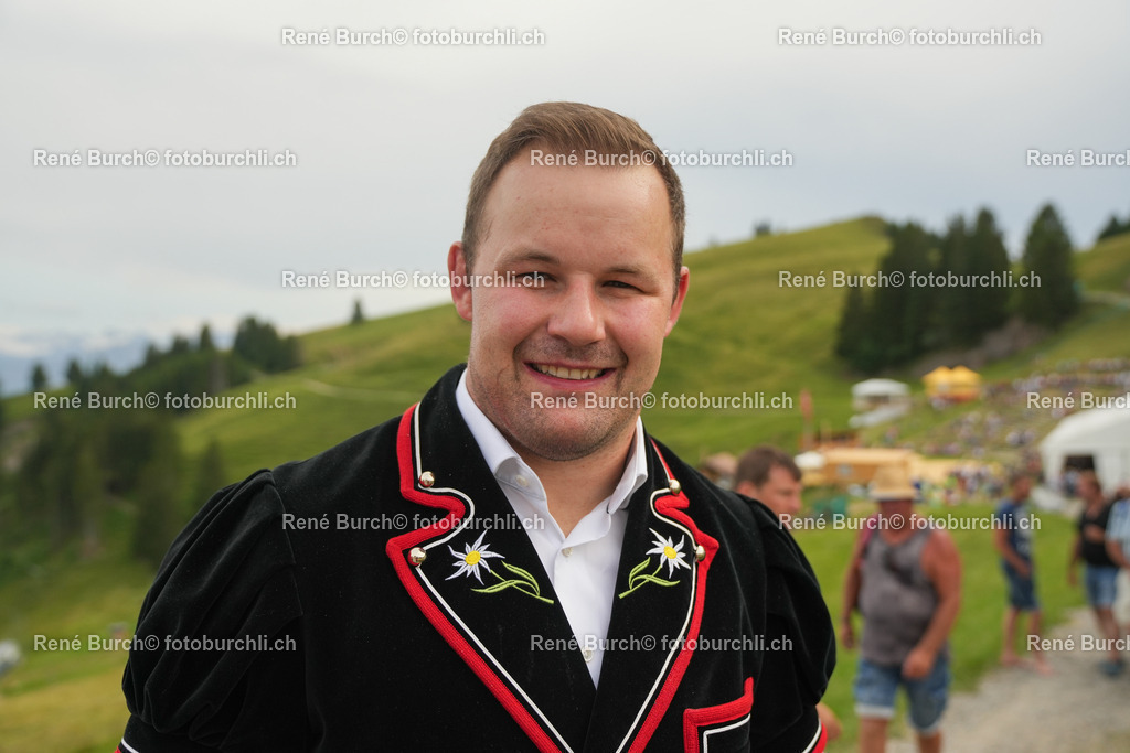 Schuler Christian | René Burch leidenschaftlicher Fotograf aus Kerns in Obwalden.  Hier finden sie Sport, Landschaft und Natur Fotografie.
 - Realisiert mit Pictrs.com
