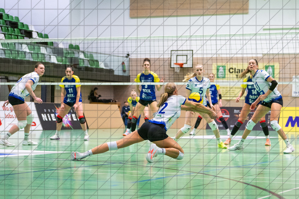 2. VBLF Nord 25/26 | Spiel 4072 | VC Osnabrück vs. Schweriner SC II | LORENZ Lotta (VC Osnabrück e.V. #12) //  17.01.26: 2. VBLF Nord 25/26 | Spiel 4072 | VC Osnabrück vs. Schweriner SC II / Osnabrück / Deutschland  //   CREDIT:www.bullenfotos.de, Martin König, Hörner Weg 40, D-49078 Osnabrück, +4917663732967 // Nutzung und Weitergabe nur zu den vereinbarten Zwecken. Presseanfragen an Ersteller. Alle Rechte beim Ersteller. Honorierung nach MFM. - Realisiert mit Pictrs.com