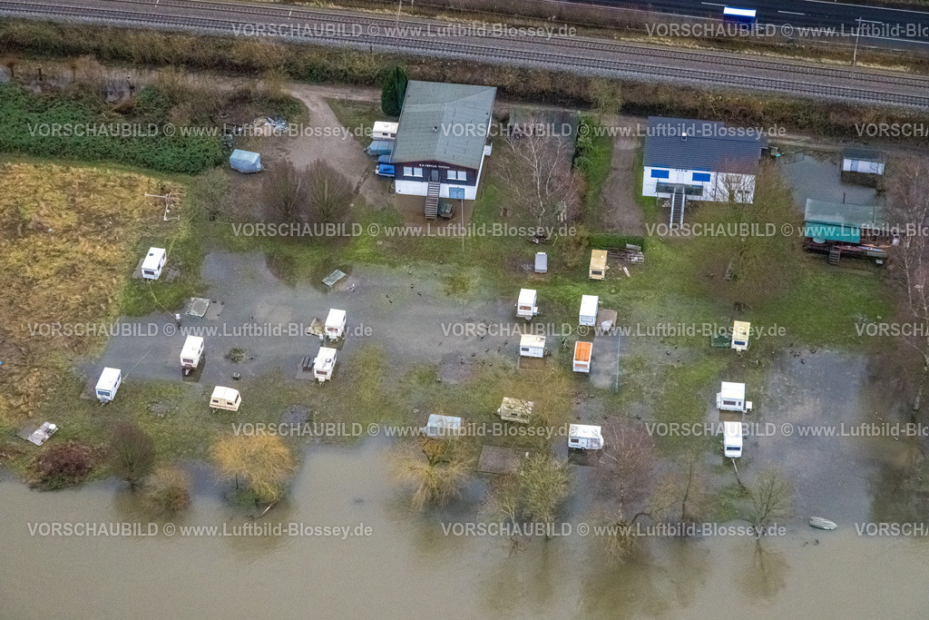 Witten231201963Ruhr | Luftbild, Ruhrhochwasser, Weihnachtshochwasser 2023, Fluss Ruhr tritt nach starken Regenfällen über die Ufer, Überschwemmungsgebiet Gedern mit Campinghäusern an der Wetterstraße, Kanuclub Neptun, Bäume im Wasser, Bommern, Witten, Ruhrgebiet, Nordrhein-Westfalen, Deutschland