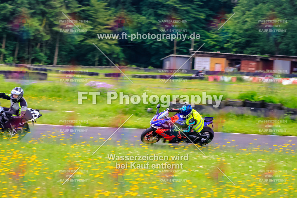 VBK-7147 | Hier findet Ihr Bilder von Touristenfahrten auf der Nürburgring Nordschleife oder von anderen Veranstaltungen die ich besucht habe. Viel Spass beim Durch Schauen 