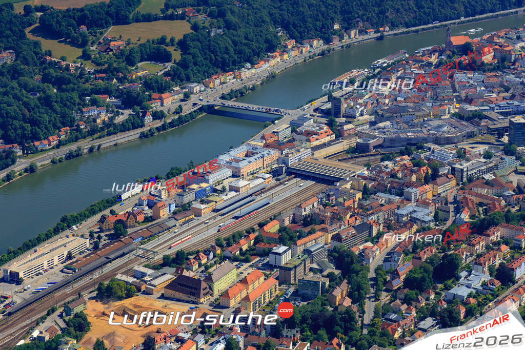 Die Luftaufnahme der Stadt Passau wurde 2017 vom Flugzeug heraus erstellt ( keine Drohne )- hohe Auflösung für beste Qualität