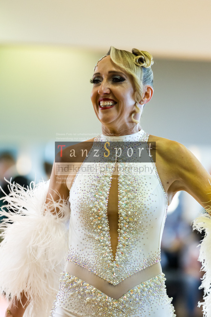 20250906_LM_By_Masters-III-S-Std_6604 | Tanzsportbilder, Standardtanz, Lateintanz, WDSF, DTV, LTVB, dancecomp, goc, hessen tanzt, blaues band der spree, walzer, tango, wiener walzer, slowfox, quickstepp, samba, rumba, cha-cha-cha, paso doble. jive, hd-kroft photography, turniertanzsport