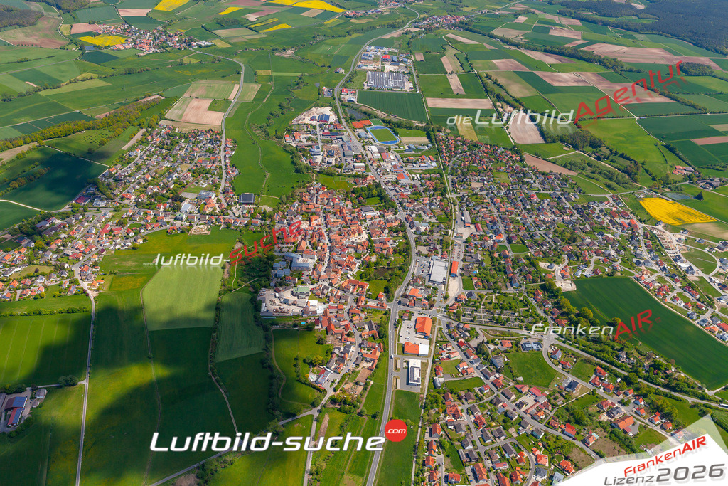 Das Luftbild der Stadt Burgebrach wurde 2019 vom Flugzeug heraus erstellt (keine Drohne) Aufnahmehöhe ca.400 Meter- hohe Auflösung- beste Druck-Qualität garantiert!