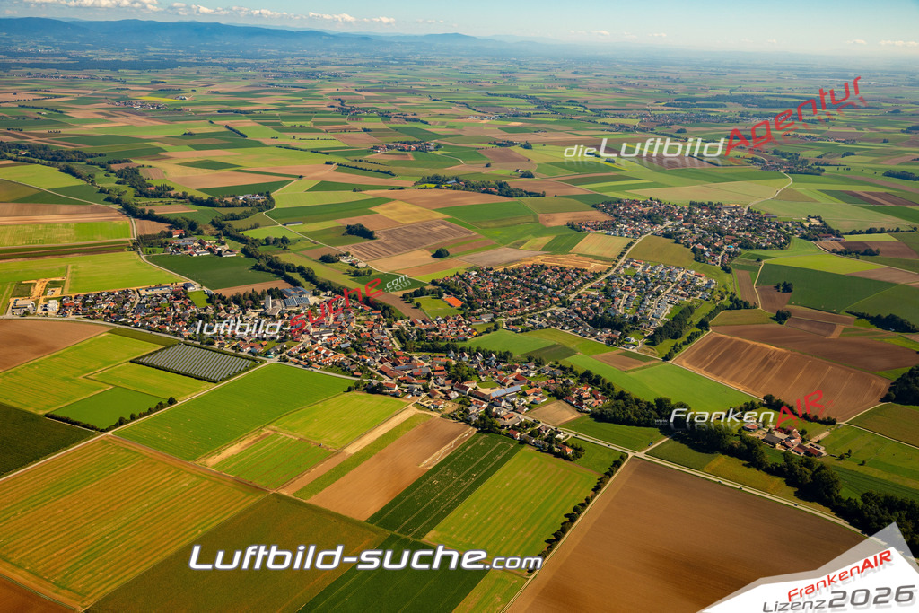 Das Luftbild zeigt :  Salching - Die Luftaufnahme wurde 2023 vom UL-Flugzeug aus erstellt ( keine Drohne ) - Hochauflösende Luftaufnahme - Für grossformatige Ausdrucke geeignet. Die Geschenkidee !Mit Lizenz und Bildrechte bestellbar