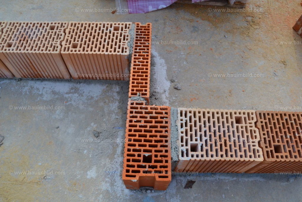 bib-lg07-mauerarbeiten-0056 | Nach LV-Leistungsgruppen sortierte Detailfotos über den Bau eines Hauses. Alle Hausbau-Bilder direkt vom Urheber und Autor der Website Haus-Selber-Bauen.com
