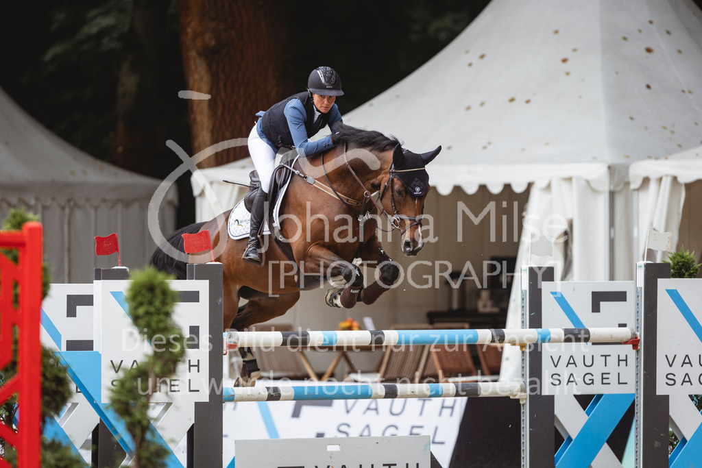 240915_OWLCh_IntEroeffnungsspr-413 | Deine schönsten Turniermomente als professionelle Fotos! Entdecke hochwertige Pferdesport-Fotografie im Online-Shop. Jetzt Fotos finden & bestellen!