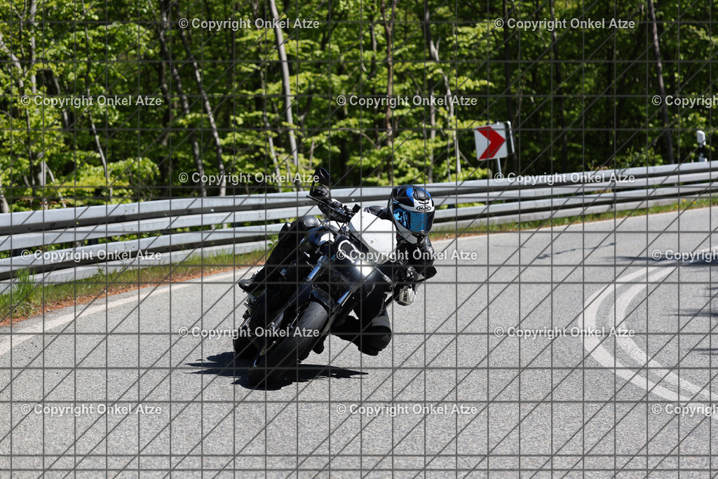 IMG_8722 | Fotograf am Kyffhäuser. Onkel Atze. Kyffhäuser Rennstrecke. Café36. Motorsportfotografie. - Realisiert mit Pictrs.com