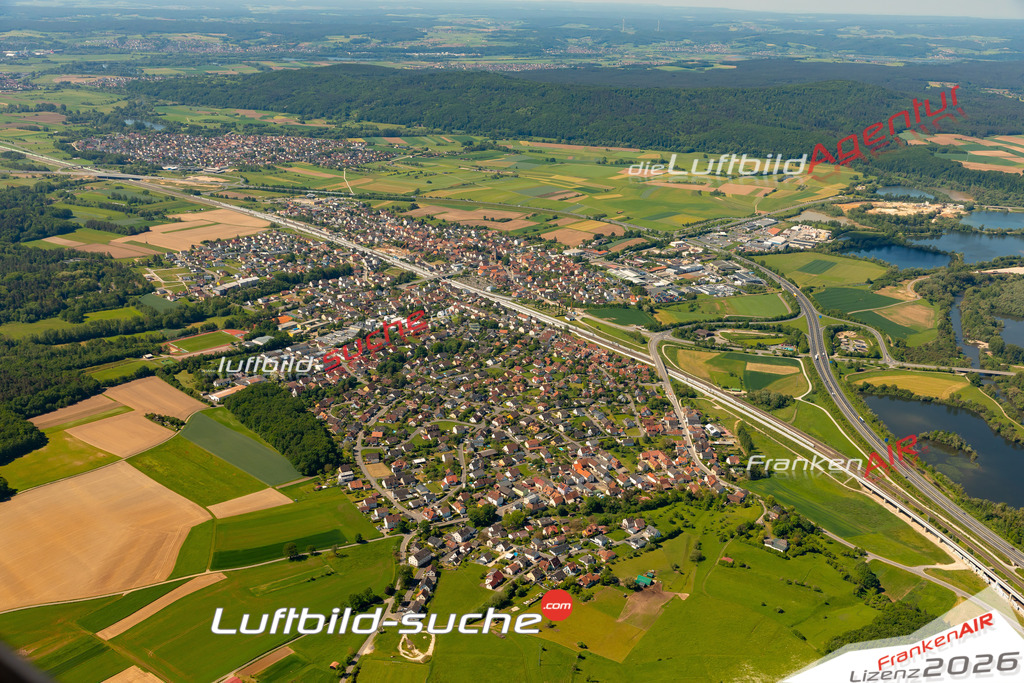 Das Luftbild zeigt : Unteroberndorf Breitengüßbach - Die Luftaufnahme wurde 2024 vom UL-Flugzeug aus erstellt ( keine Drohne ) - Hochauflösende Luftaufnahme - Für grossformatige Ausdrucke geeignet. Die Geschenkidee !Mit Lizenz und Bildrechte bestellbar