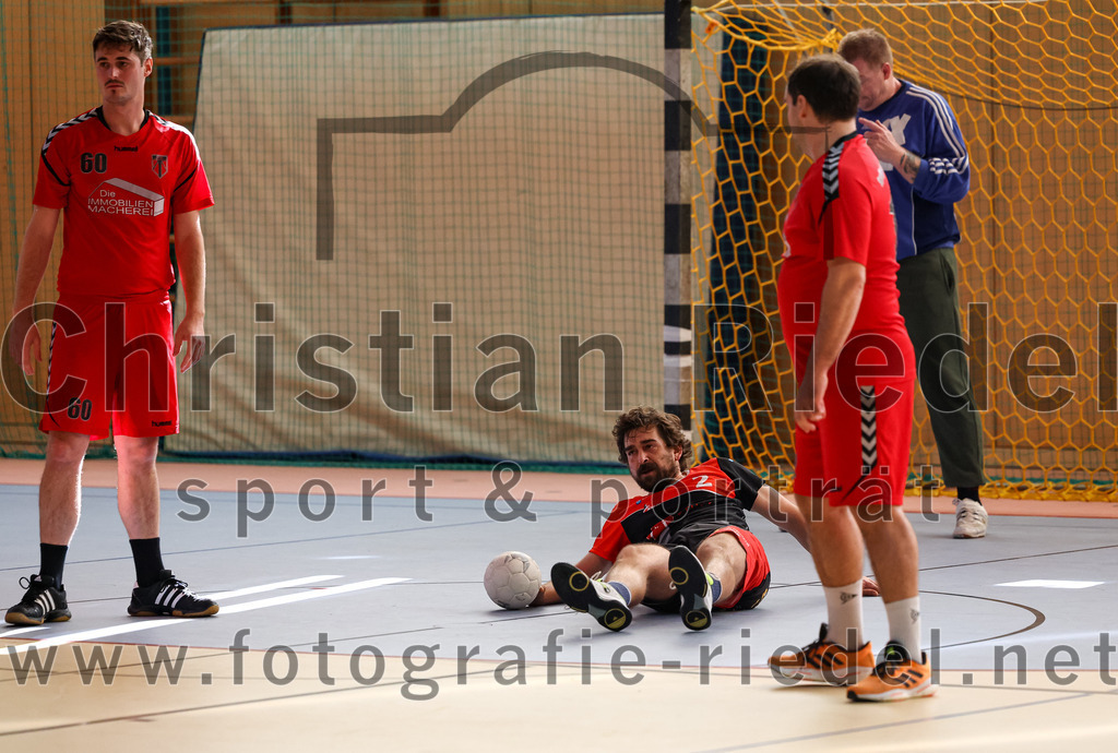 2022-10-16_073_SpVgg_Altenerding_II_gegen_SG_Moosburg_II | Erding, Deutschland, 16.10.2022:
Handball, Bezirksklasse Männer 2022 / 2023, 2. Spieltag, SpVgg Altenerding II gegen SG Moosburg II, Endergebnis: 30:23

Foto: Christian Riedel / fotografie-riedel.net