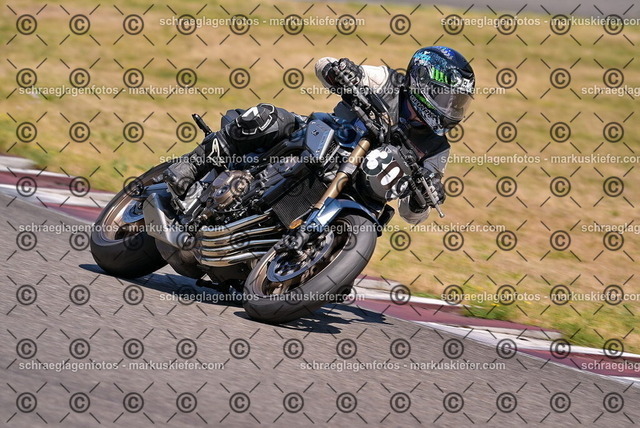 26bt05-1195 | markuskiefer.com - Realisiert mit Pictrs.com