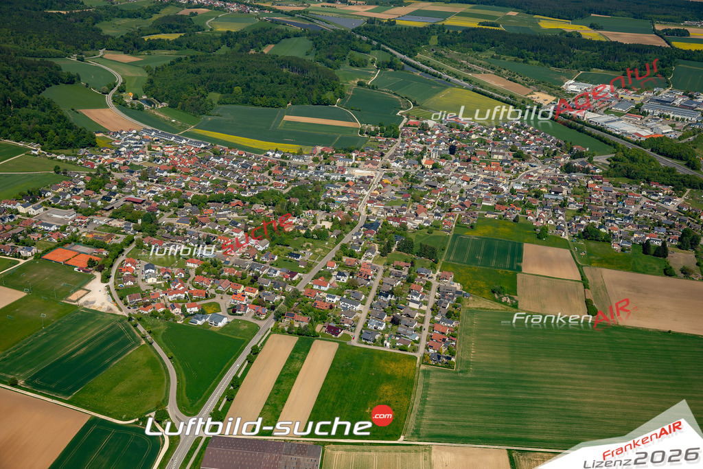 Luftaufnahme der Stadt Denkendorf - Die Luftaufnahme wurde 2025 vom UL-Flugzeug heraus erstellt ( keine Drohne ) - Hochauflösende Luftaufnahme - für professionelle Ausdrucke geeignet. Die Geschenkidee !Mit Lizenz und Bildrechte bestellbar