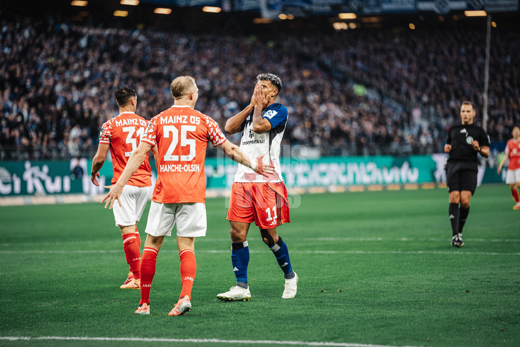 Fußball | Männer | Saison 2025/2026 | 1. Fußball-Bundesliga | 6. Spieltag | Hamburger SV vs. 1. FSV Mainz 05 | 05.10.2025 | Ransford-Yeboah Königsdörffer (#11, HSV) ärgert sich nach einer vergebenen Chance
