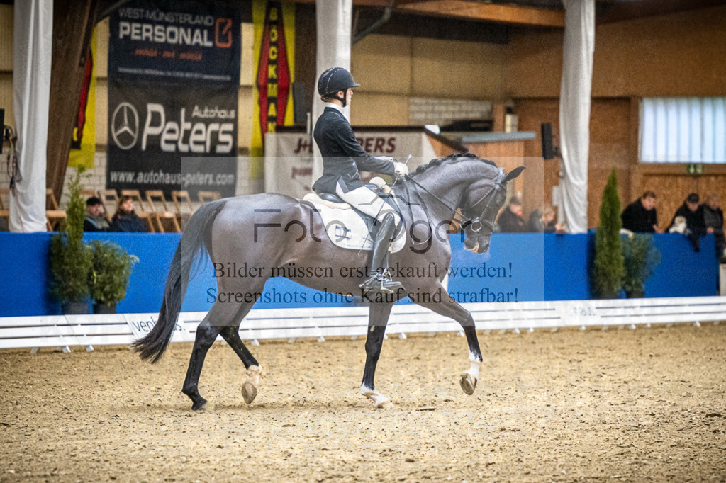 DOS_1070 | Entdecke hochwertige Reitturnierfotos von Foto Oger. Professionell, emotional und authentisch – jetzt Lieblingsmomente im Shop bestellen.Deutschlandweite Turnierfotografie. - Realisiert mit Pictrs.com