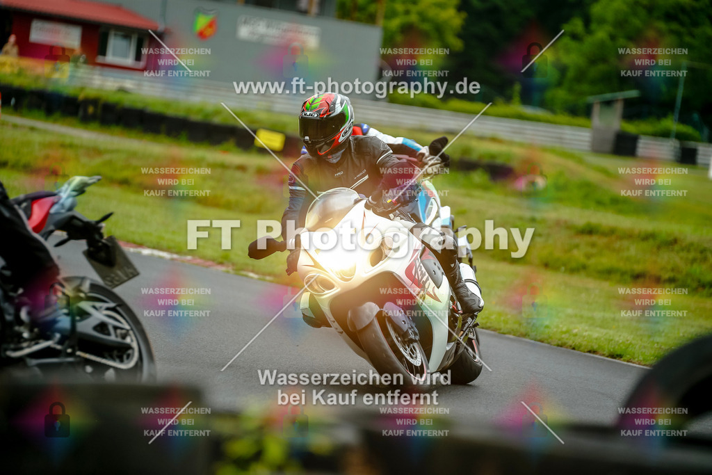 VBK-3792 | Hier findet Ihr Bilder von Touristenfahrten auf der Nürburgring Nordschleife oder von anderen Veranstaltungen die ich besucht habe. Viel Spass beim Durch Schauen 