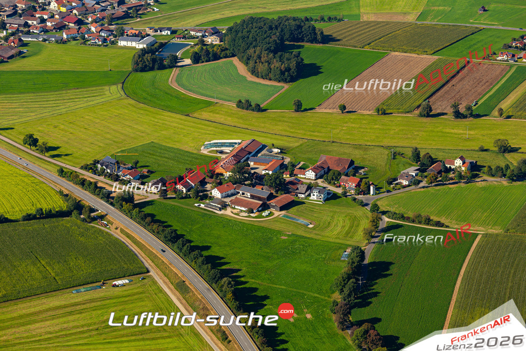 Die Luftaufnahme Lixendörfering - Schönthal wurde 2021 mittels Flugzeug (keine Drohne) erstellt. Hohe Auflösung -für große Poster und Wandbilder geeignet!