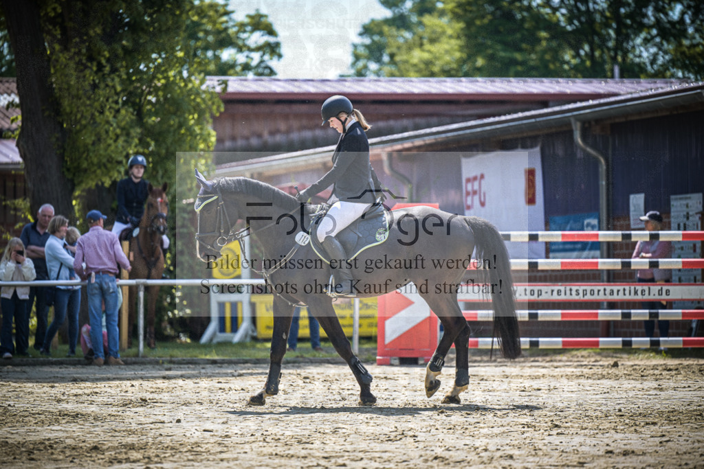 DOS_9459 | Entdecke hochwertige Reitturnierfotos von Foto Oger. Professionell, emotional und authentisch – jetzt Lieblingsmomente im Shop bestellen.Deutschlandweite Turnierfotografie. - Realisiert mit Pictrs.com