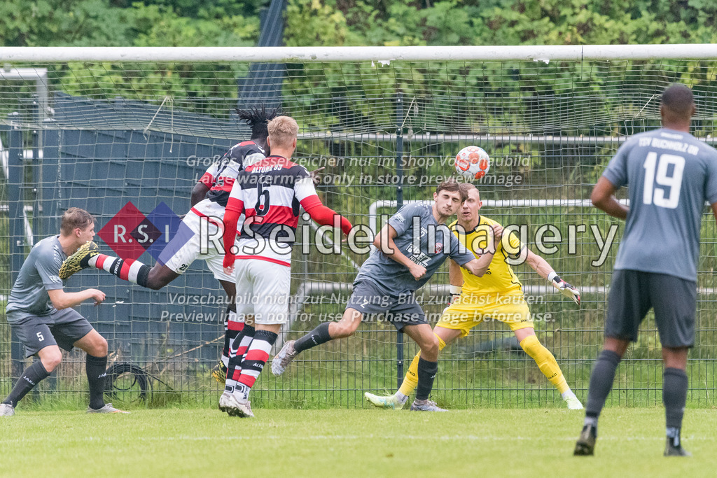 Fußball, Saison 2023/24, Oberliga Hamburg, Altona 93 - TSV Buchholz 08, Adolf-Jäger-Kampfbahn (Hamburg), 12.08.2023, 3. Spieltag | 1:0 Führungstreffer von Michael Kwabena Amrosius (#22, AFC) in der zweiten Halbzeit