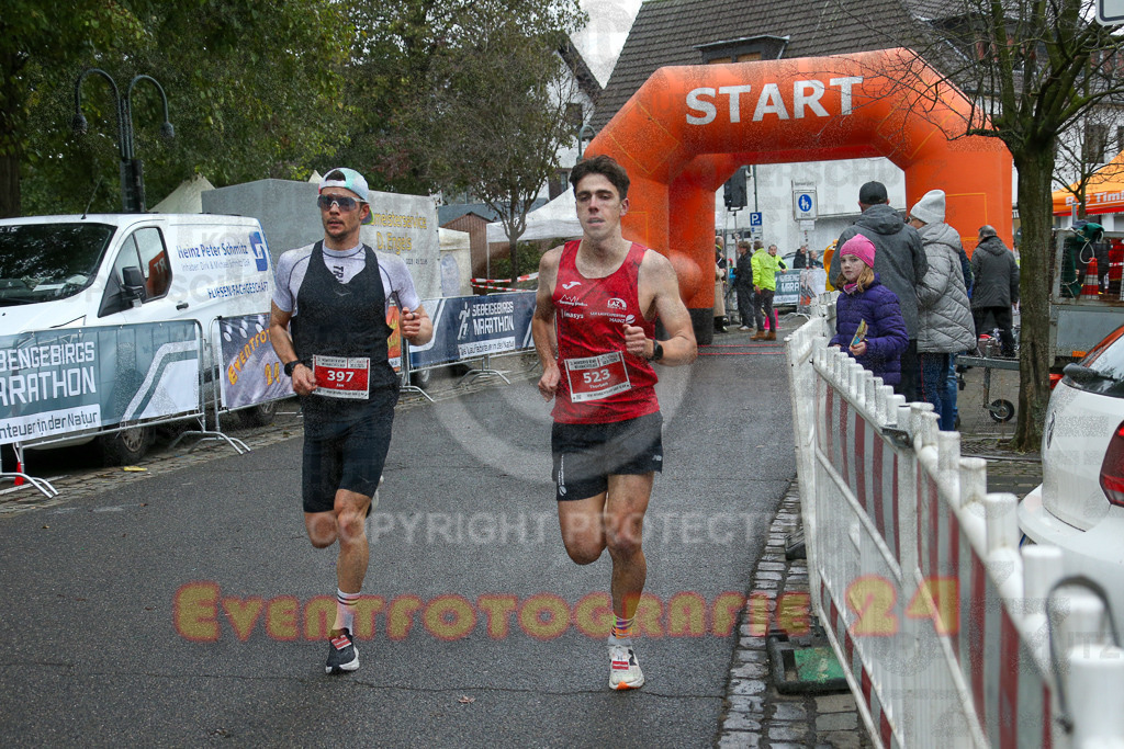 251130_1138_EX1_8130 | Sportfotografie im Rhein-Sieg Kreis, Köln, Bonn, NRW, Rheinland Pfalz, Hessen, etc. Unser Tätigkeitsfeld umfasst den Laufsport vom Volkslauf über den Marathon, Duathlon, Triathon bis zum Ultralauf wie Kölnpfad Ultra oder Schindertrail.