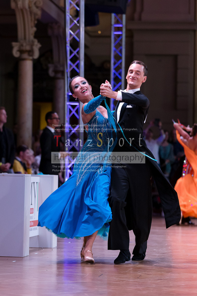 20240706_WDSF_RS_Std_10046 | Tanzsportbilder, Standardtanz, Lateintanz, WDSF, DTV, LTVB, dancecomp, goc, hessen tanzt, blaues band der spree, walzer, tango, wiener walzer, slowfox, quickstepp, samba, rumba, cha-cha-cha, paso doble. jive, hd-kroft photography, turniertanzsport