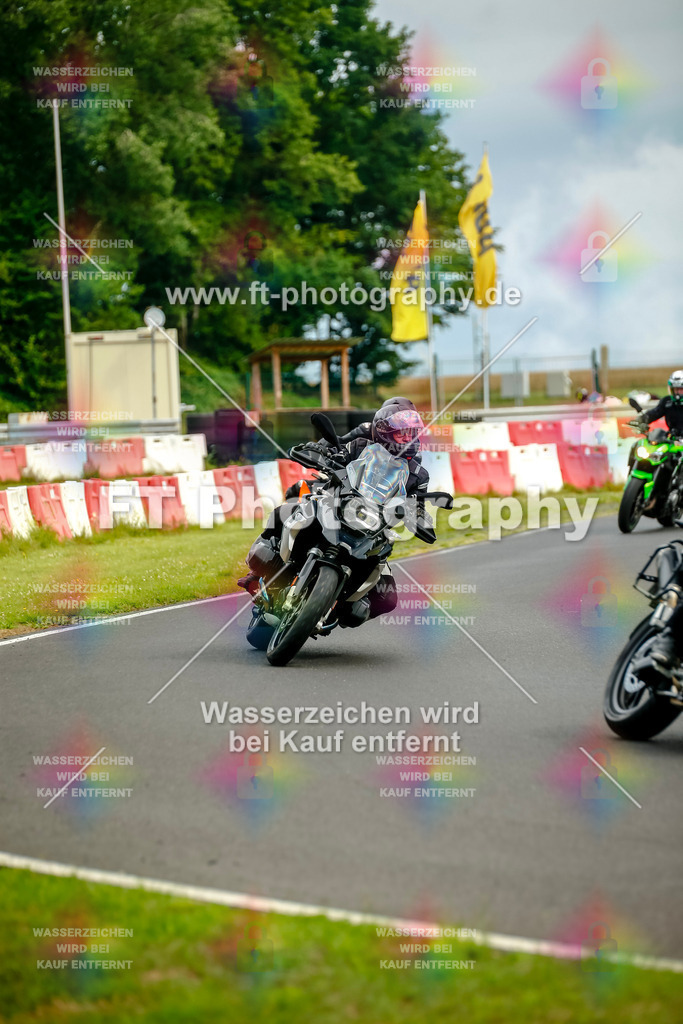 VBK-4421 | Hier findet Ihr Bilder von Touristenfahrten auf der Nürburgring Nordschleife oder von anderen Veranstaltungen die ich besucht habe. Viel Spass beim Durch Schauen 
