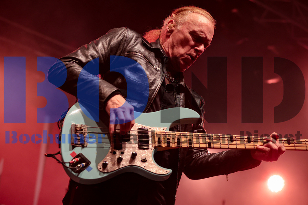 Zeltfestival Ruhr 2024 - Mr. Big  {date} -  | {headline}(Foto: Sebastian Sendlak / BOND) - Realisiert mit Pictrs.com