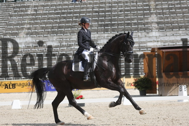 Marbach_2024_Prfg.Nr.11_Dressurprfg.Kl.S_Lisa Strauch_Dubai 63 (10) | Alle Fotos der Reiterjournal Fotografin Doris Matthaes im Reiterjournal Online-Fotoshop. - Realisiert mit Pictrs.com