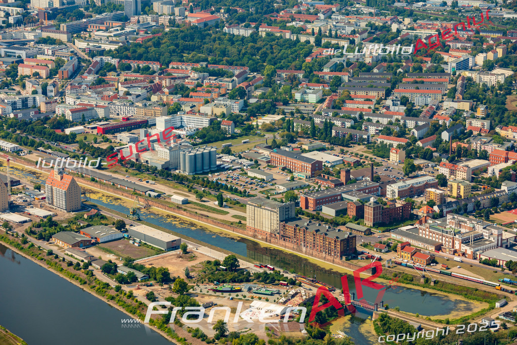 Schöne Luftaufnahme als Geschenk in Alte Neustadt Magdeburg - Die Luftbildaufnahme wurde 2025 vom UL-Flugzeug heraus erstellt ( keine Drohne ) - Hochauflösende Luftaufnahme -Nicht vergleichbar mit Google Maps oder Satelittenbilder- Die Geschenkidee !Mit Lizenz und Bildrechte bestellbar