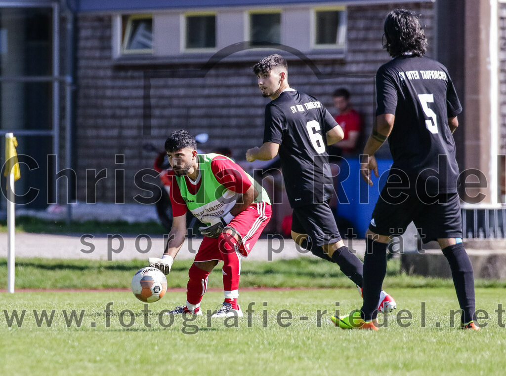 2023-09-02_060_SG_Markt_Schwaben_II_gegen_SV_Internationale_Taufkirchen_II | Markt Schwaben, Deutschland, 02.09.2023:
Fußball, C-Klasse 2023 / 2024, 3. Spieltag, (SG) Markt Schwaben II gegen SV Internationale Taufkirchen II, Endergebnis: 6:2

Torwart Sinan Aksoy (SV Internationale Taufkirchen, #24), Kenan Pasalar (SV Internationale Taufkirchen, #6), Sakir Sefketoglou (SV Internationale Taufkirchen, #5)

Foto: Christian Riedel / fotografie-riedel.net