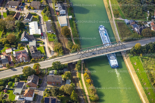 Voerde241009592 | Luftbild, Wesel-Datteln-Kanal und Kanalbrücke Frankfurter Straße, Binnenschifffahrt, Friedrichsfeld, Voerde, Niederrhein, Nordrhein-Westfalen, Deutschland