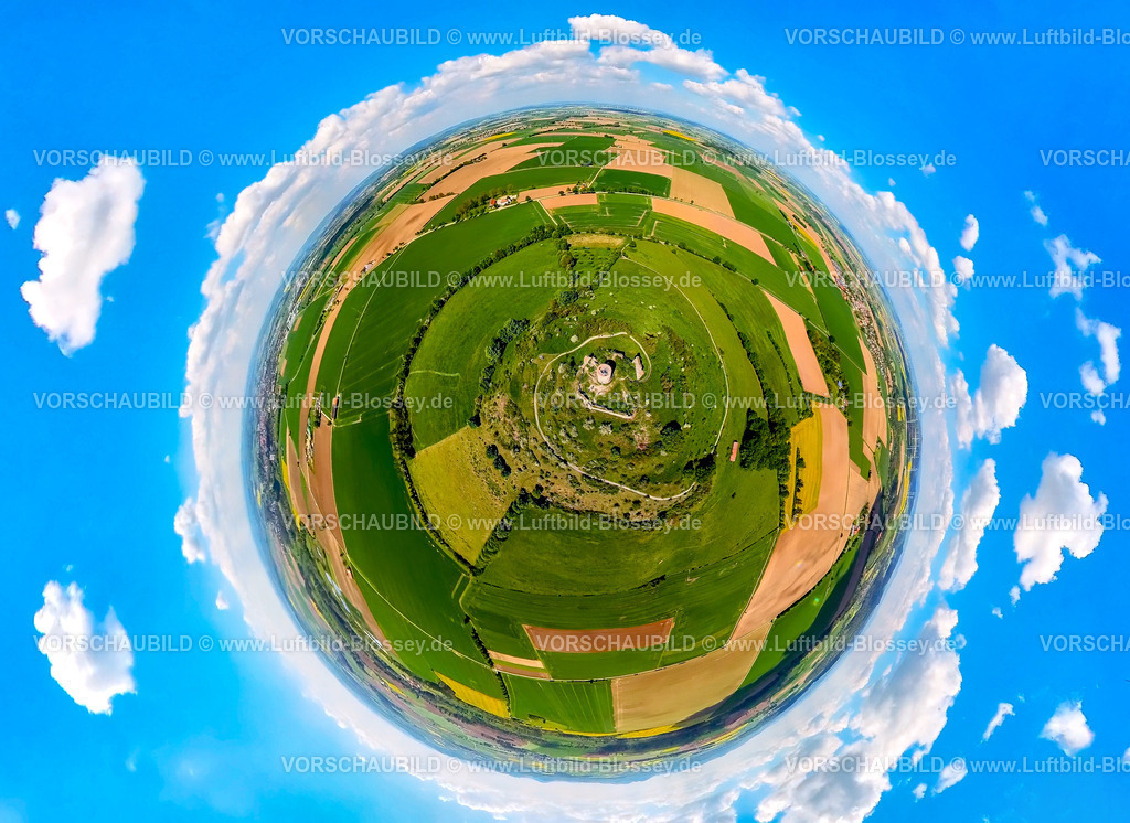 Warburg240590469BurgDesenberg | Luftbild, Burg Desenberg auf einem Vulkankegel, historische Sehenswürdigkeit, Ruine einer Höhenburg in der Warburger Börde, Erdkugel, Fisheye Aufnahme, Fischaugen Aufnahme, 360 Grad Aufnahme, tiny world, little planet, fisheye Bild, Daseburg, Warburg, Ostwestfalen, Nordrhein-Westfalen, Deutschland