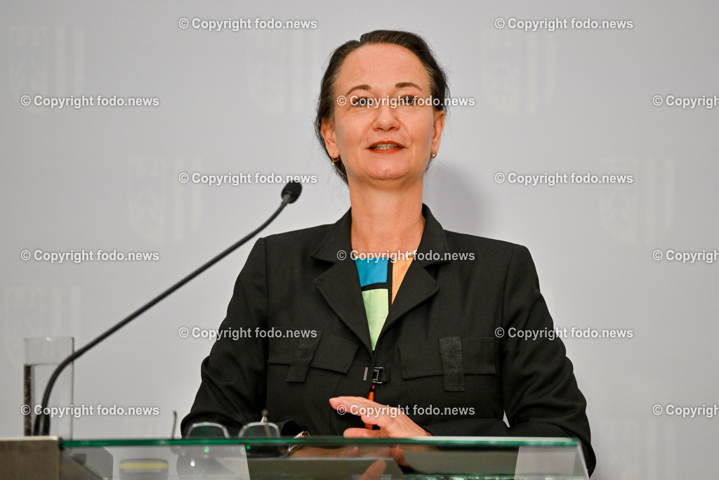 Kick-off-Veranstaltung der Gruendungspraesidentin_ IDSA_ 07.07.2023-51 | 07.07.2023, Landhaus Linz AUT, Kick-off-Veranstaltung der Gruendungspraesidentin, IDSA, im Bild Stefanie Lindstaedt (Gruendungspraesidentin des Institute of Digital Sciences Austria (IDSA))