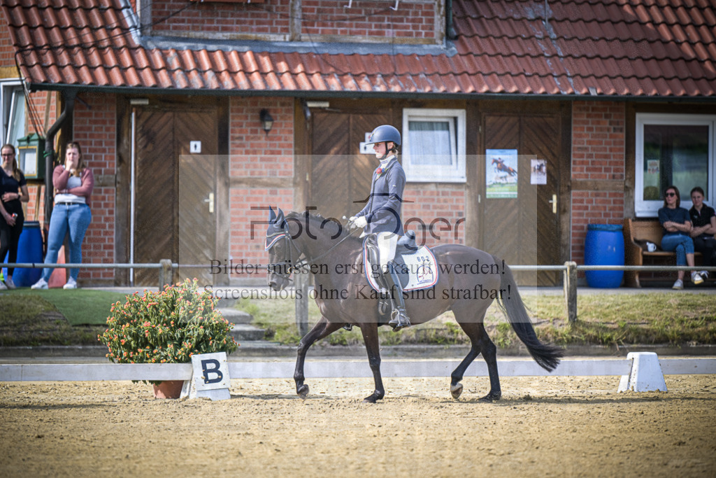 DOS_9265 | Entdecke hochwertige Reitturnierfotos von Foto Oger. Professionell, emotional und authentisch – jetzt Lieblingsmomente im Shop bestellen.Deutschlandweite Turnierfotografie. - Realisiert mit Pictrs.com