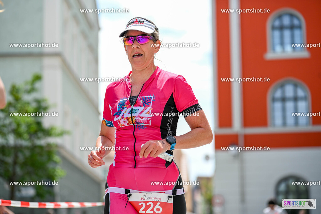 SZI_7235 | Stadttriathlon Erding 2025. #yourpictrs #sportshot_your_pictrs @Sportshotphotography #stadttriathlonerding Copyright: www.sportshot.de