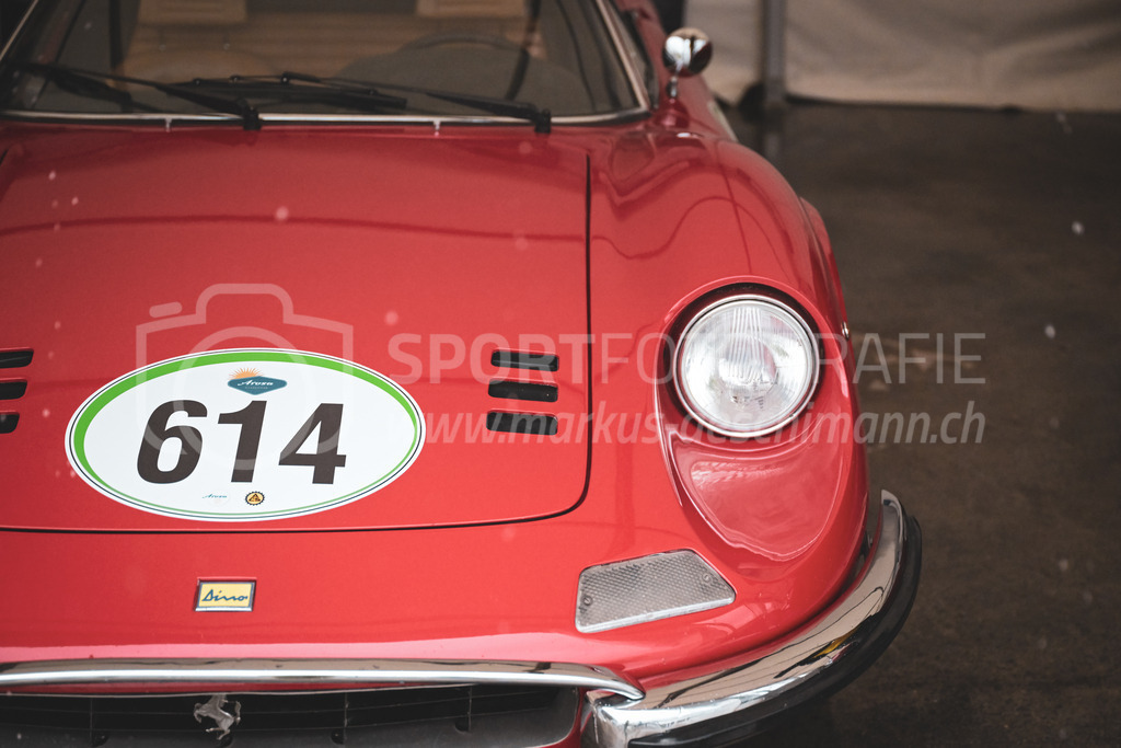 21. Arosa ClassicCar 2025 - 5. September 2025 | Der Ferrari Dino 246 GTS aus dem Jahre 1974 mit Startnummer 614 von Hans Notter aus Boswil (SUI) am Arosa ClassicCar 2025 in der Kategorie Demo..@arosaclassiccar, @arosa.official, #arosaclassiccar, #arosa, #76curves, #classiccarBild: Sportfotografie Markus Aeschimann | www.markus-aeschimann.ch - Realisiert mit Pictrs.com