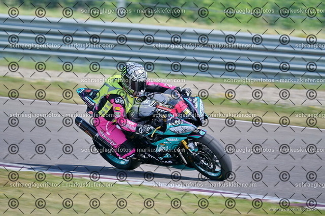 26BT02-0581 | markuskiefer.com - Realisiert mit Pictrs.com