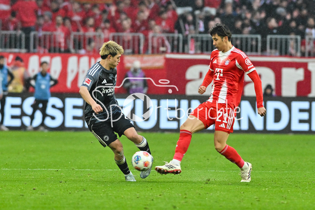 FC Bayern München - Eintracht Frankfurt | MUNICH, GERMANY - 21. FEBRUARY: im Duell Ritsu DOAN (Eintracht Frankfurt 20) und Hiroki ITO (FC Bayern Munich 21) während dem Bundesligamatch zwischen dem FC Bayern München und der SG Eintracht Frankfurt am 23. Spieltag in der Allianz Arena / DFL REGULATIONS PROHIBIT ANY USE OF PHOTOGRAPHS AS IMAGE SEQUENCES AND/OR QUASI-VIDEO