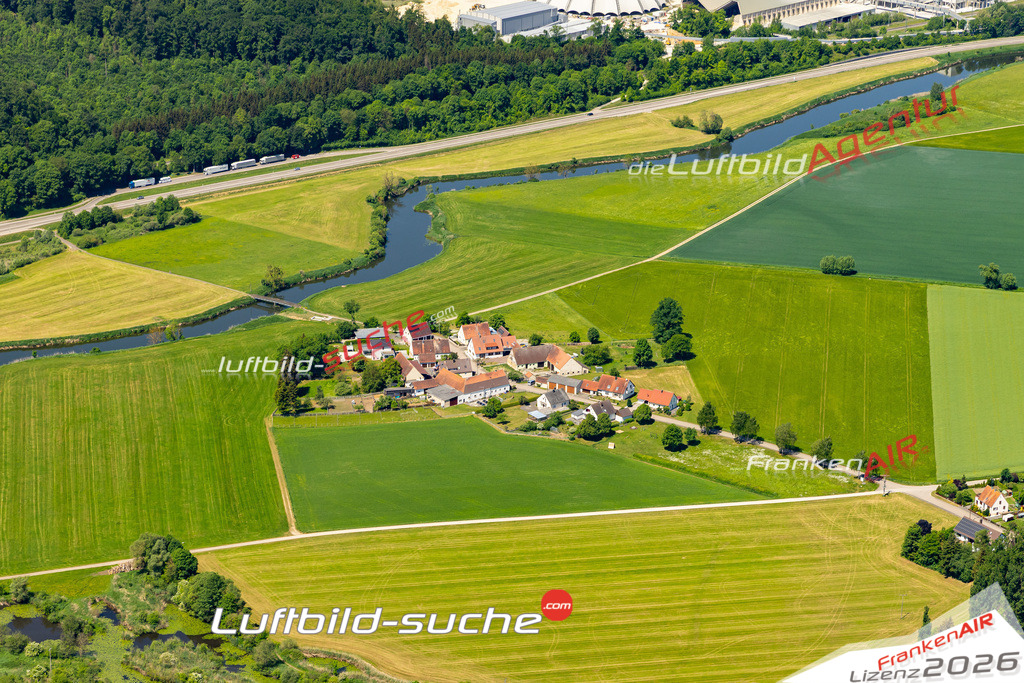 Die Luftaufnahme Bruensee - Harburg wurde 2022 vom Flugzeug aus (keine Drohne) erstellt. Hohe Auflösung -für große Poster und Wandbilder geeignet - Garantiert!