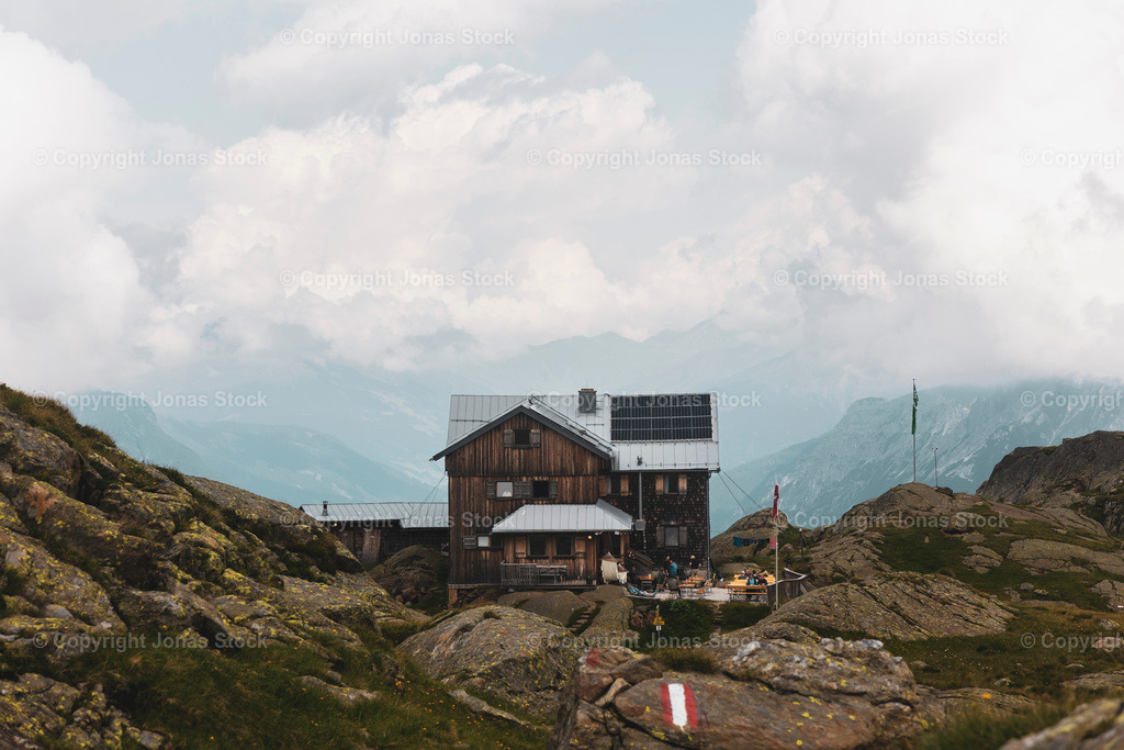 The Bremer Hut | View towards the Bremer Hut in Austria.  - Realisiert mit Pictrs.com