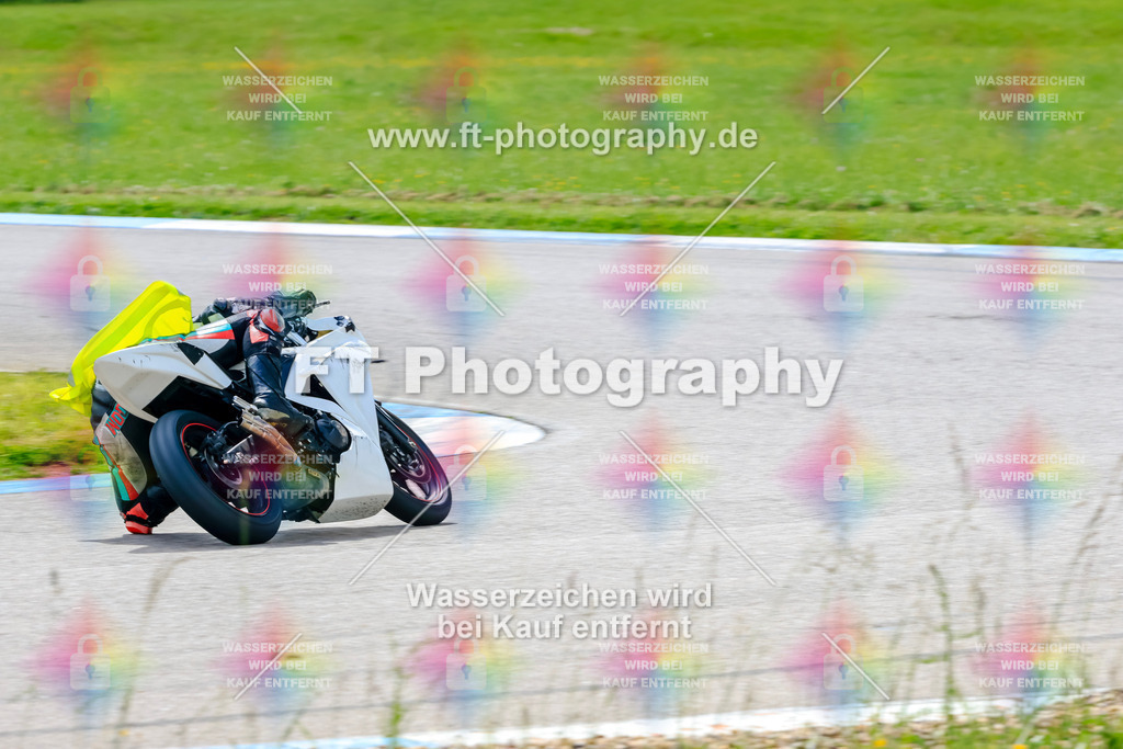 MotoTeam-9235 | Hier findet Ihr Bilder von Touristenfahrten auf der Nürburgring Nordschleife oder von anderen Veranstaltungen die ich besucht habe. Viel Spass beim Durch Schauen 