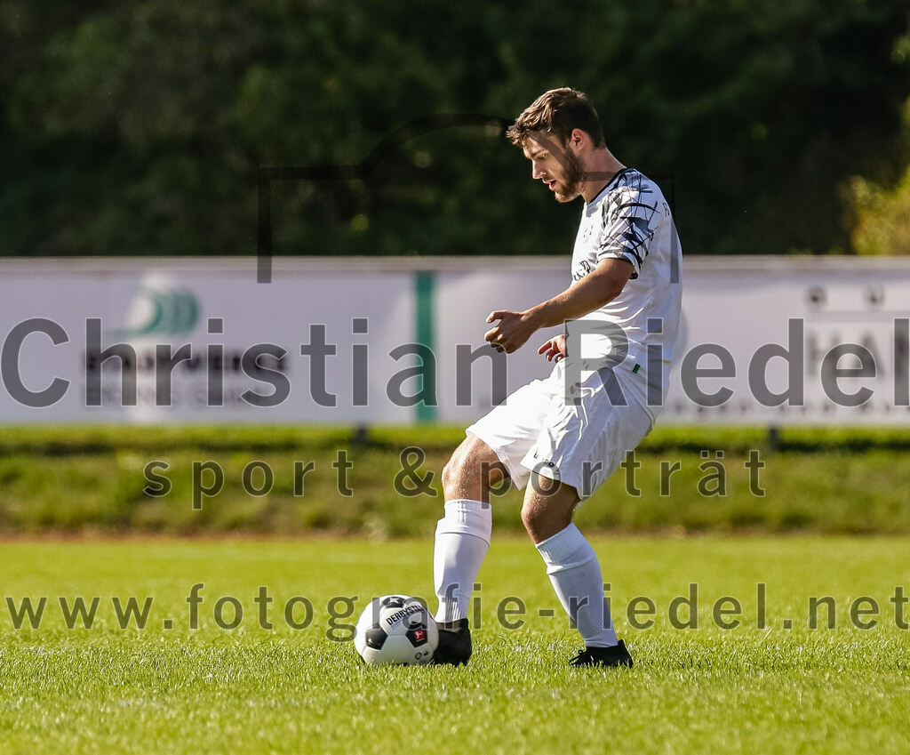 2023-09-09_022_FC_Herzogstadt_II_gegen_SG_Hoerlkofen_Woerth | Erding, Deutschland, 09.09.2023:
Fußball, A-Klassel 2023 / 2024, 6. Spieltag, FC Herzogstadt II gegen SG Hörlkofen/Wörth, Endergebnis: 1:2

Maximilian Huber (FC Herzogstadt, #2)

Foto: Christian Riedel / fotografie-riedel.net