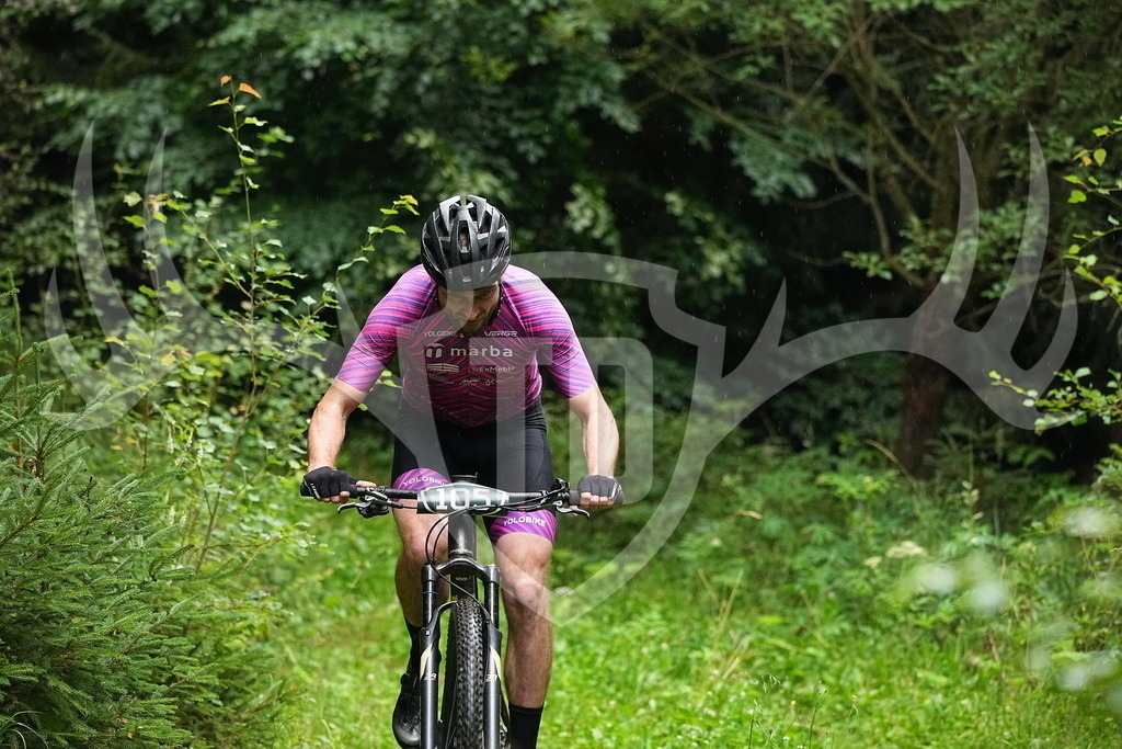 FC109519 | Fotogalerie der Treibjagd im Dunkelwald - Dein MTB Etappenrennen im Erzgebirge - Realisiert mit Pictrs.com