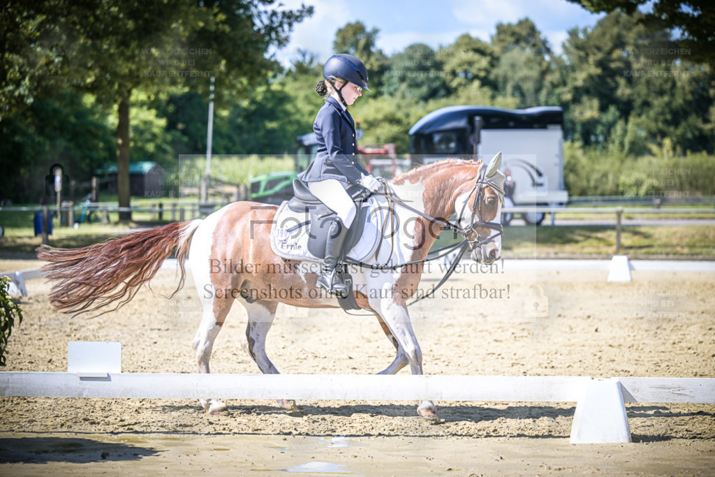 DOS_6740 | Entdecke hochwertige Reitturnierfotos von Foto Oger. Professionell, emotional und authentisch – jetzt Lieblingsmomente im Shop bestellen. - Realisiert mit Pictrs.com