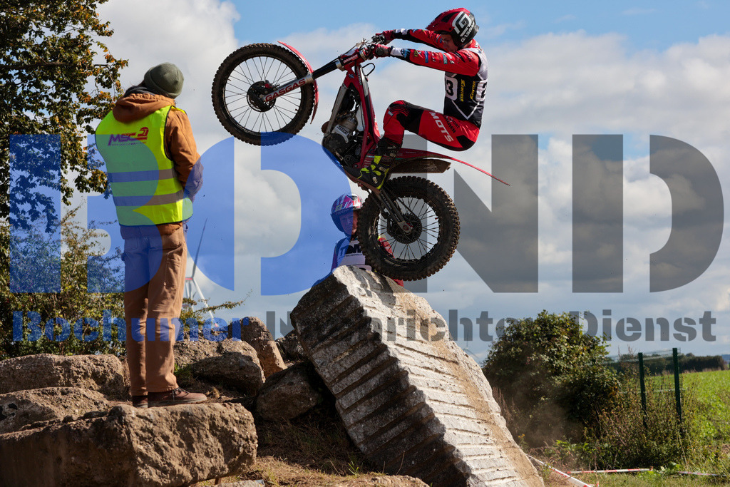 SES_DMTRIA20240929-22 | bond - Realisiert mit Pictrs.com