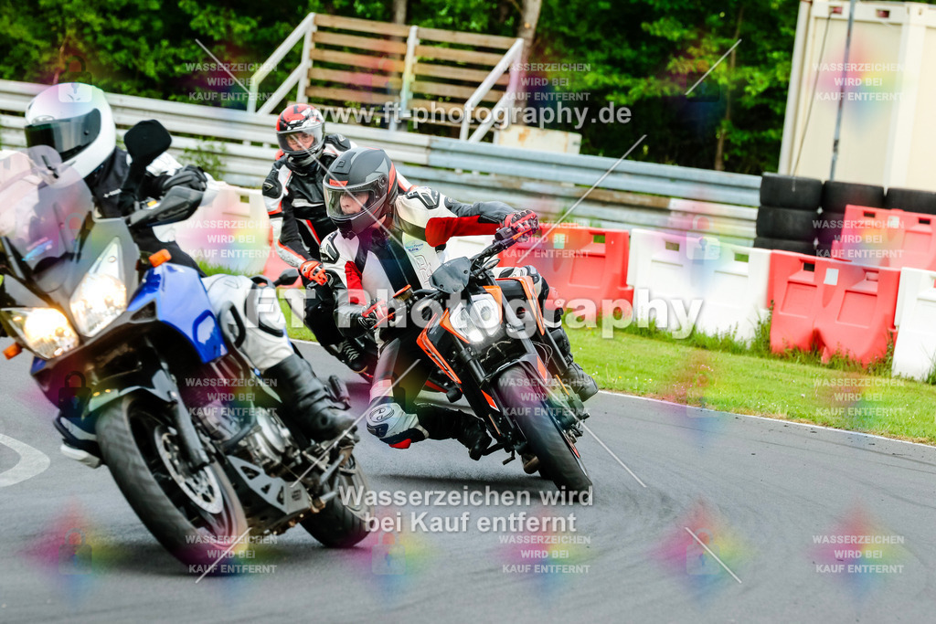 MotoTeamVBK-20150 | Hier findet Ihr Bilder von Touristenfahrten auf der Nürburgring Nordschleife oder von anderen Veranstaltungen die ich besucht habe. Viel Spass beim Durch Schauen 