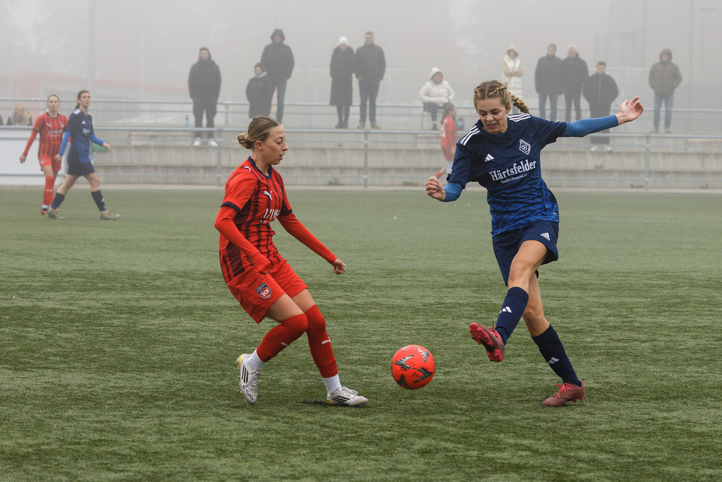 FCH-HÄR_251019_6271 | Fotopresso – Sportfotografie in Heidenheim & Umgebung. Professionelle Sportfotografie für unvergessliche Momente. Dynamische Action-Shots, emotionale Szenen & hochwertige Bilder. - Realisiert mit Pictrs.com