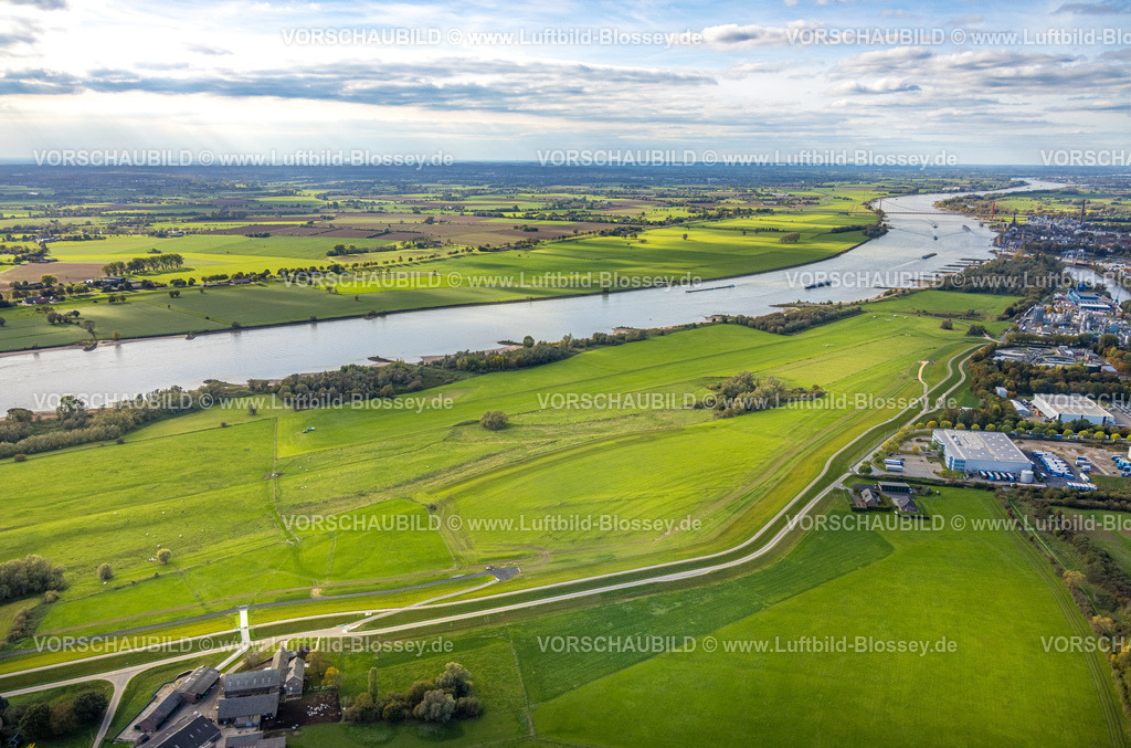Emmerich251005102 | Luftbild, Emmerich Segelflugplatz am Fluss Rhein, Vrasselt, Emmerich am Rhein, Niederrhein, Nordrhein-Westfalen, Deutschland