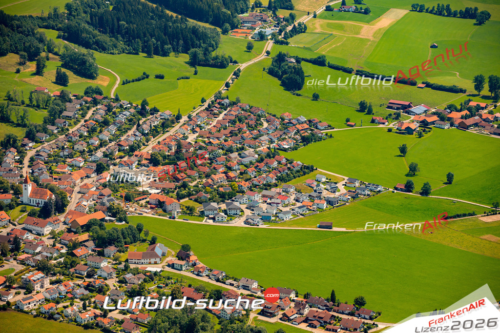 Das Luftbild zeigt :  Haldenwang - Die Luftaufnahme wurde 2024 vom UL-Flugzeug aus erstellt ( keine Drohne ) - Hochauflösende Luftaufnahme - Für grossformatige Ausdrucke geeignet. Die Geschenkidee !Mit Lizenz und Bildrechte bestellbar
